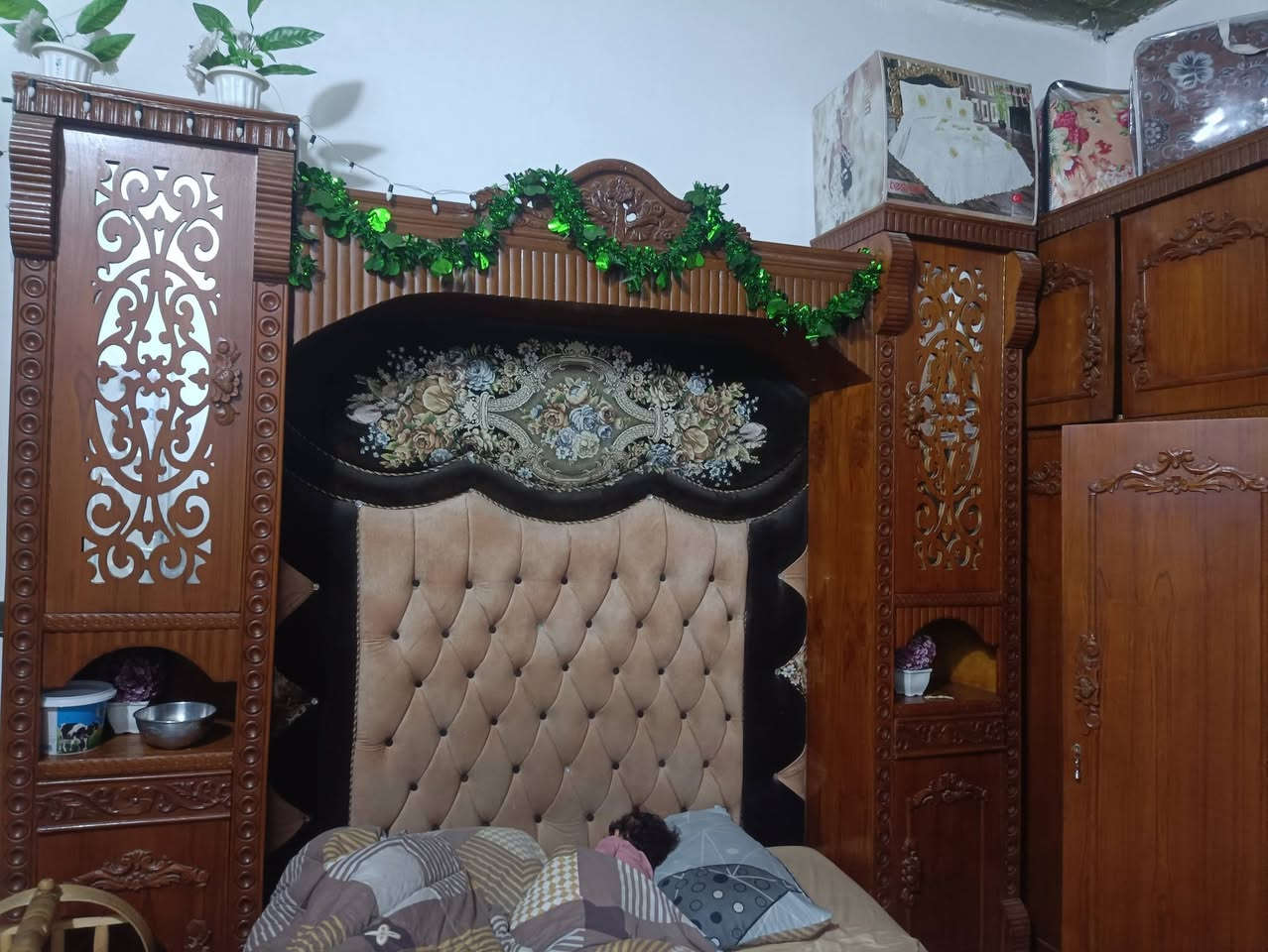 قرف اخشاب للبيع***********
