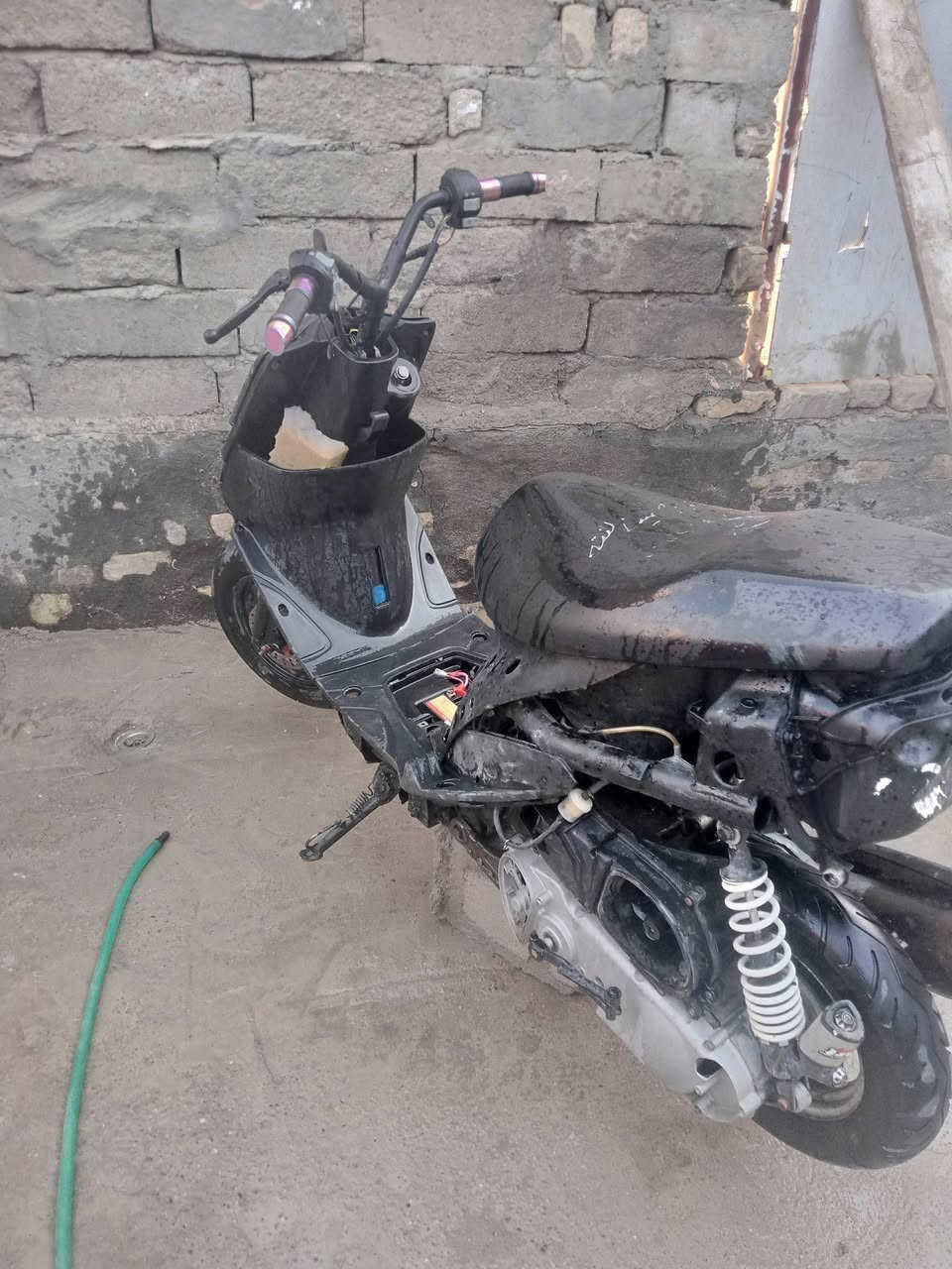سلام عليكم ماكس عدله حربيه دراجه حلوه هندر واحد كلشي ما عوزه شلعه ومعدل 50مفتوحه بس ولفات سعر250وبيه مجال مستعجل عليه ناصريه مركز ***********
