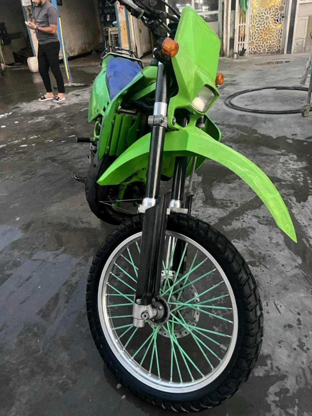 السلام عليكم دراجه قفاز كاوسكي خبط مكينه 150 cc نقصهه كابريتر فقط رايد مراوس بسايبه او بيجو او ستوته نضيفه او دراجة بوكسر نضيفه واذا بيع سعرهه 14 ورقه قفل عنواني بغداد بلديات 