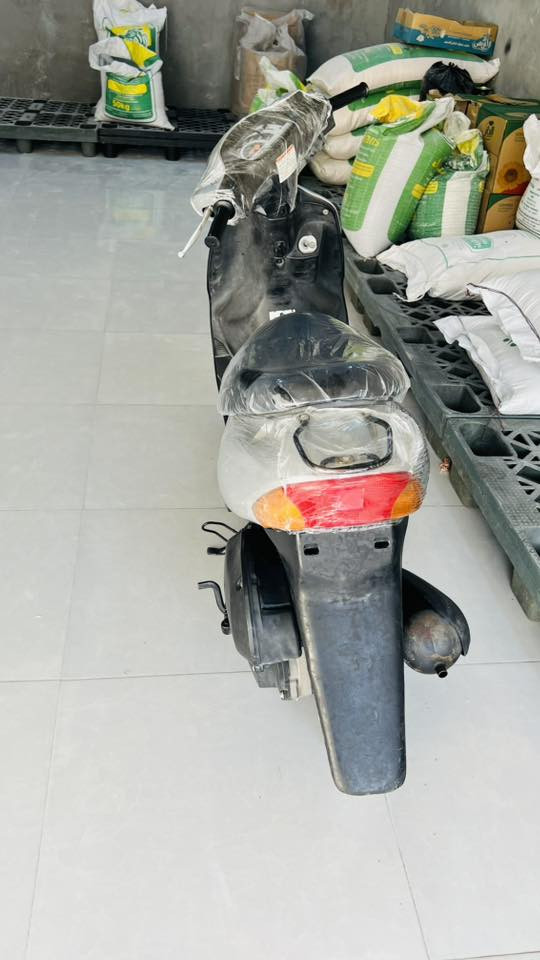 سلام عليكم شباب دراجه وكيل لل بيع مكفوله مكينه ما مفتوحه بلاديه الدراجه كلها شغاله كهربايات سلف سعر 350 بيها مجال
 ‭0776 667 7994‬
