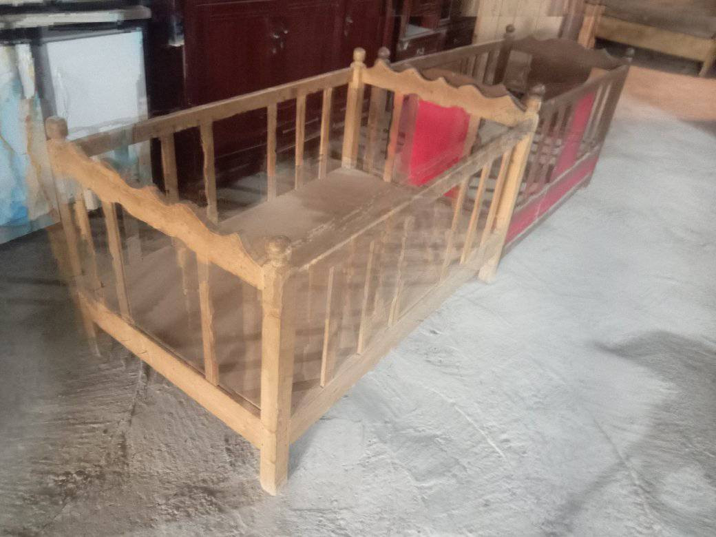 يوجد لدينا غراض مستعمل موقع ام العضام شارع رئيسي ***********
