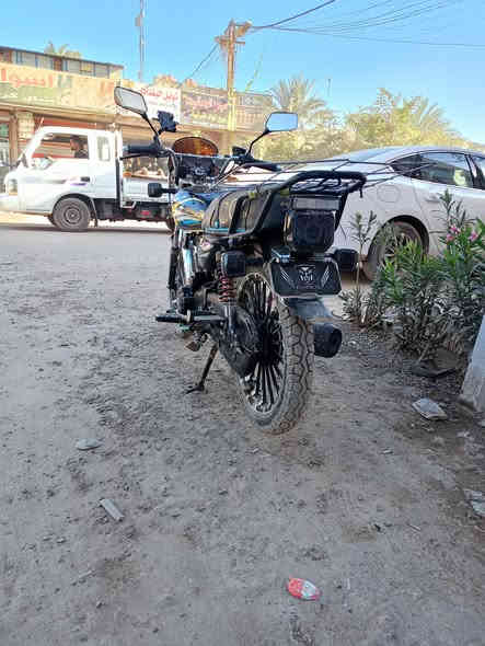 سلام عليكم دراجه ايراني نوع سونلك 5 كير مكينه 200 موديل الدراجهز 2026  الدراجه مكفوله كفاله عامه من كلشي بيهه بس الدبلات الاماميه ذبن دهن قليل مصارلهه هواي من طالعه من المعرض دراجه حلوه ونضيفه عوزهه بس غسله الرقم ***********
