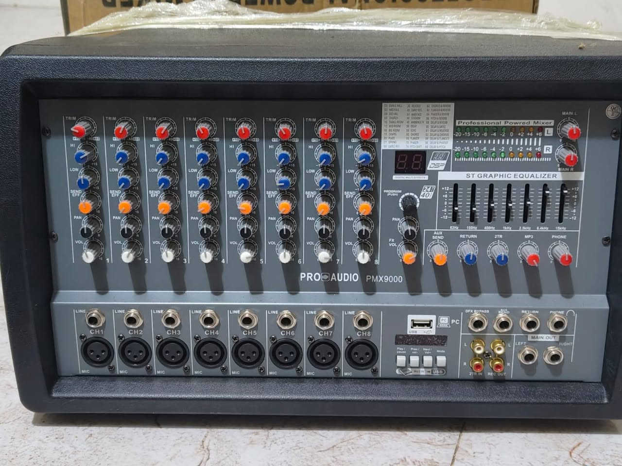 📢 للبيع: مكسر صوت احترافي Proeuro Tech PMX-9000FX (باور مكسر)
للبيع مكسر صوت متكامل واحترافي من شركة Proeuro Tech، يجمع بين القوة والنقاء، ومناسب جداً للحفلات، المساجد، القاعات، والمناسبات المختلفة.
💡 أهم المواصفات والمميزات:
القنوات: يحتوي على 8 قنوات إدخال (Channels) تدعم ميكروفونات (XLR) ولاينات (Line).
الباور: مكسر ومضخم صوت في نفس الوقت (Powered Mixer) لتشغيل السماعات مباشرة.
مؤثرات رقمية (DSP): معالج تأثيرات مدمج يحتوي على 99 برنامجاً صوتياً (صدى، تكرار، ريفيرب... إلخ) للحصول على صوت احترافي.
معادل صوت (Graphic Equalizer): يحتوي على 7 نطاقات ترددية لتعديل وفلترة الصوت بدقة عالية.
الميديا: يدعم تشغيل الصوتيات عبر الفلاشة (USB)، ميزة البلوتوث (Bluetooth)، وشاشة ديجيتال مدمجة.
التحكم: تحكم كامل بكل قناة بشكل مستقل (Gain, High, Low, Send, Pan, Vol).
⚙️ الحالة والملحقات:
الحالة: ( مستعمل بحالة ممتازة).
الملحقات: (: مع الكرتون / كابل الطاقة ).
💰 السعر:
( 300,000)  
📍 المكان والتواصل:
الموقع: (ديالى المقدادية شهربان).
للتواصل والاستفسار: ( رقم هاتفك+964 770 379 8296 ).


**إذا كنت صاحب هذا الإعلان وتريد حذفه لأي سبب، رجاءا أرسل رسالة إلى الدعم الفني**