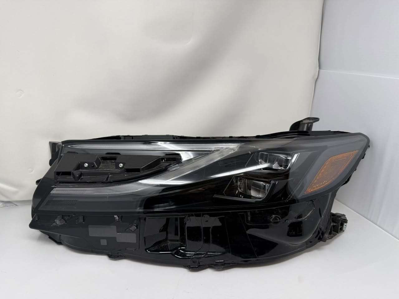 متوفر لايت كامري دبل عدسة XSE 2025 
تفصيخ اصلي 

بغداد الدورة 
***********
