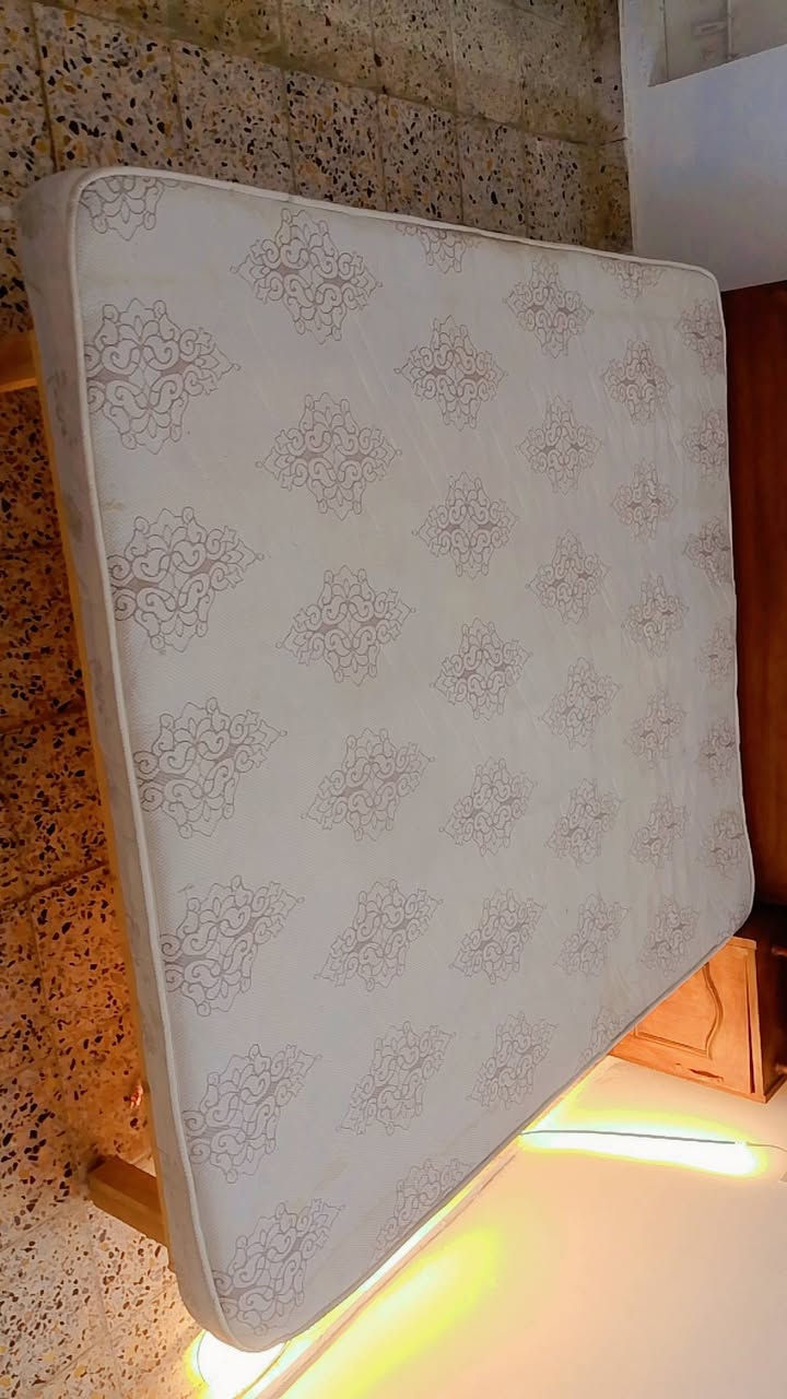 دوشك نفرين قياس الكبير للبيع نظيف
سعره ٤٠ بي مجال بسيط مكاني الغزالية


**إذا كنت صاحب هذا الإعلان وتريد حذفه لأي سبب، رجاءا أرسل رسالة إلى الدعم الفني**