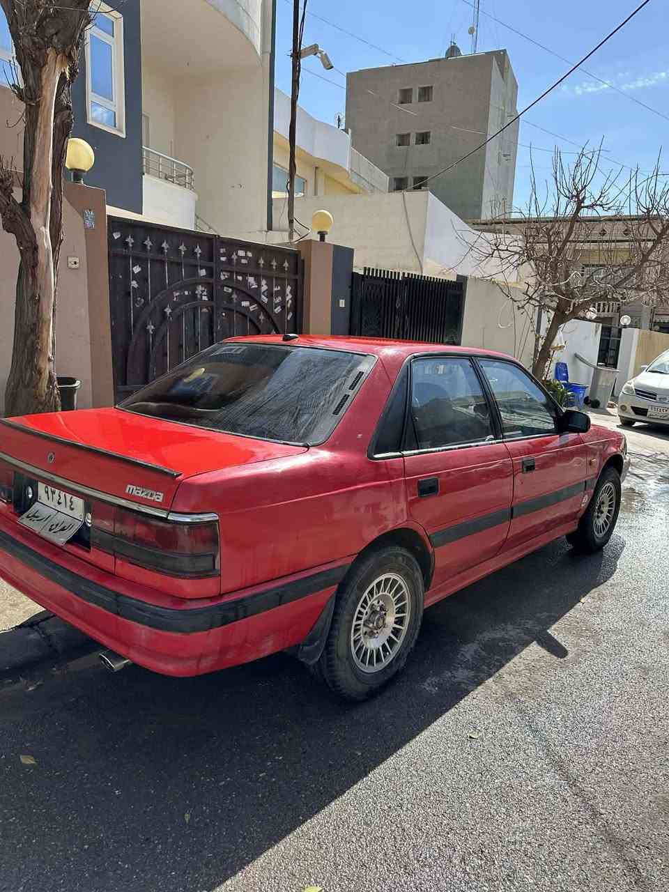 سلاو و ريز...
ماشاالله له مالي هه موو لايه ك.
مازدا 626 موديل 1990
سه ياره كه مالي دؤسته زؤر توندو تؤله 
مالي فه قير و مالي هه رزانيه شتيكي جوان و بي كيشه يه
٣ پارچه ي هه يه له گه ل جه مپێكي بشتي .
گێر و مه كينه و ته قه و ره قه به ناوكردن و وكاله وغرامه به شه رت..
مازدايه كه 12و بخه ماشاالله له قوه تي به نزين زؤر كم ئه خوات نرخي 38 وه ره قه و مامه له يه كي كمي برايانه.
*********** ...
شوين هه ولير..
