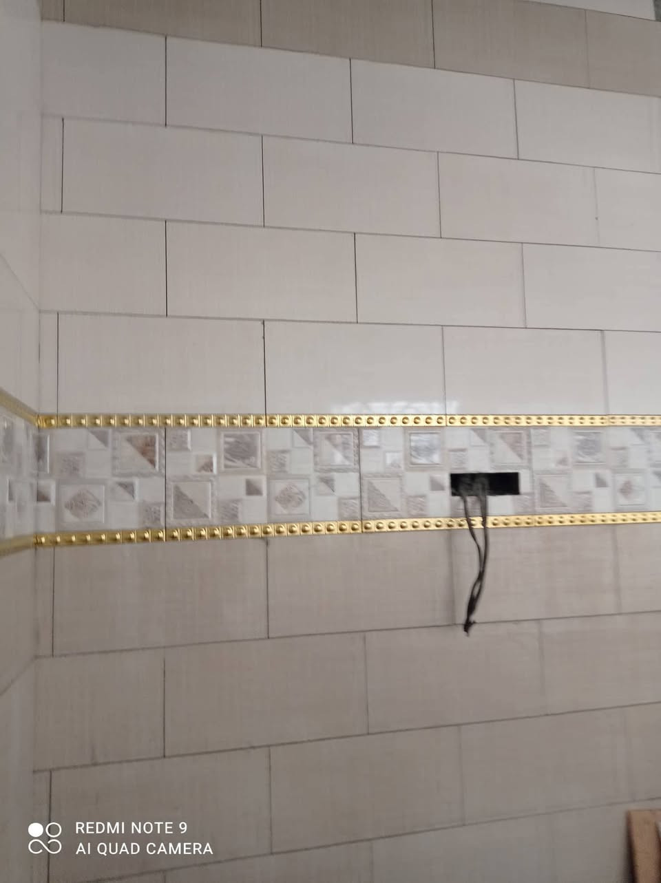 السلام عليكم كادر خلفات سيراميك نشتغل جميع المحافظات جدار وارضية احنه 4 خلفات ***********
