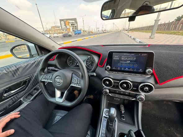 نيسان سنتره مديل ٢٠٢٣سياره جاهزه من كلشي رقم معوقين تبديل بنيد فقط ولجاملق بي بارد بقيت السياره كفاله حداديه جديده تخم تاير السعر ١٤٠وبيها مجال ***********
