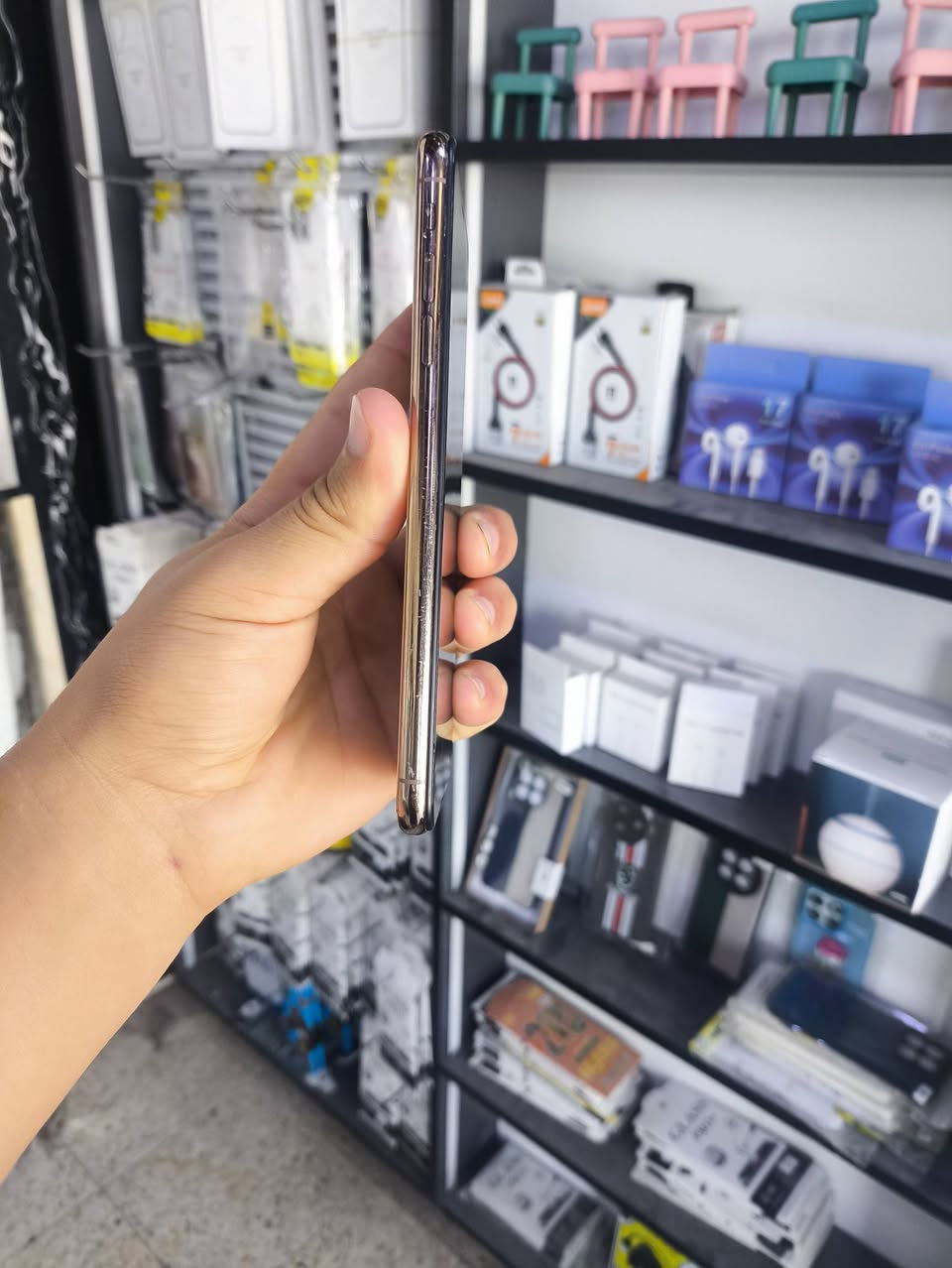 💰 السعر: 115 ألف قفل
📱 ايفون اكس ماكس
💾 ذاكرة: 64GB
🔋 البطارية: 100% (مستبدلة)
مواصفات الجهاز:
✅ دبل شريحة شغالات طبيعي
✅ صوت شغال
✅ هزازات شغالات
✅ كامرات شغالات وتصويرهم حيل حلو
✅ وايفاي + شبكات شغالات طبيعي
✅ شاشة ثلث خيارات أصلي
❌ فيس آيدي واكف
ملاحظة:
⚠️ الكلاس مفطور ومأثر على لمس الشاشة
📍 الموقع: موصل / الأيسر
📞 للشراي خاص أو اتصال مباشر: ***********
