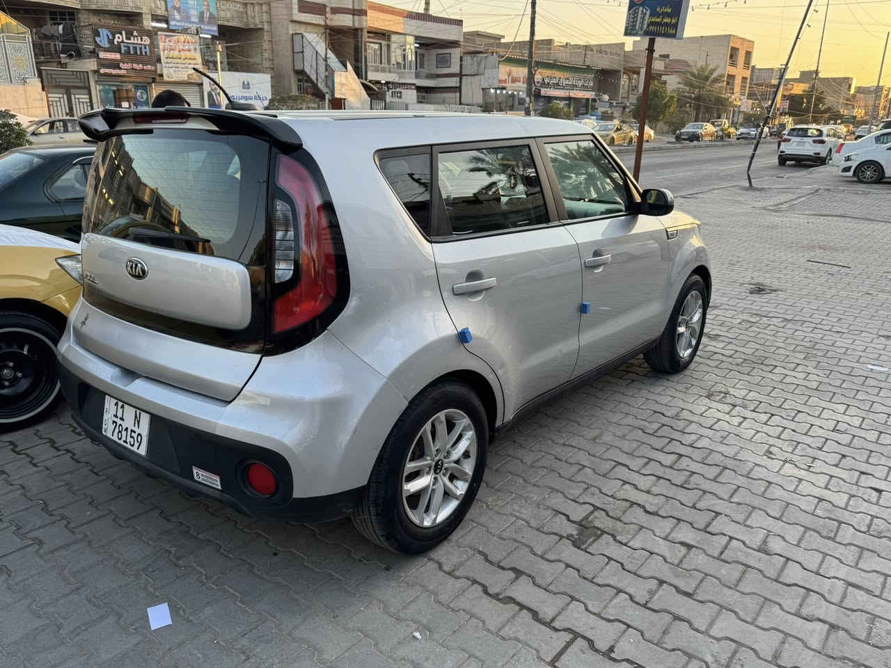 سلام عليكم 
للبيع كيا صول 2018 وارد امريكي حادث وسونار بلمنشور اخوان السياره حادث خلفي وجدآ بسيط 
ماشيه 52 الف رقم وهزه جديده بأسمي سنويه لل2031
السياره نضيفه كلش وكله بوضع الشركه وبدون نقص 
من كل النواحي 
سعر 122 
مكاني بغداد الشعب مقابيل سوق شلال
***********
