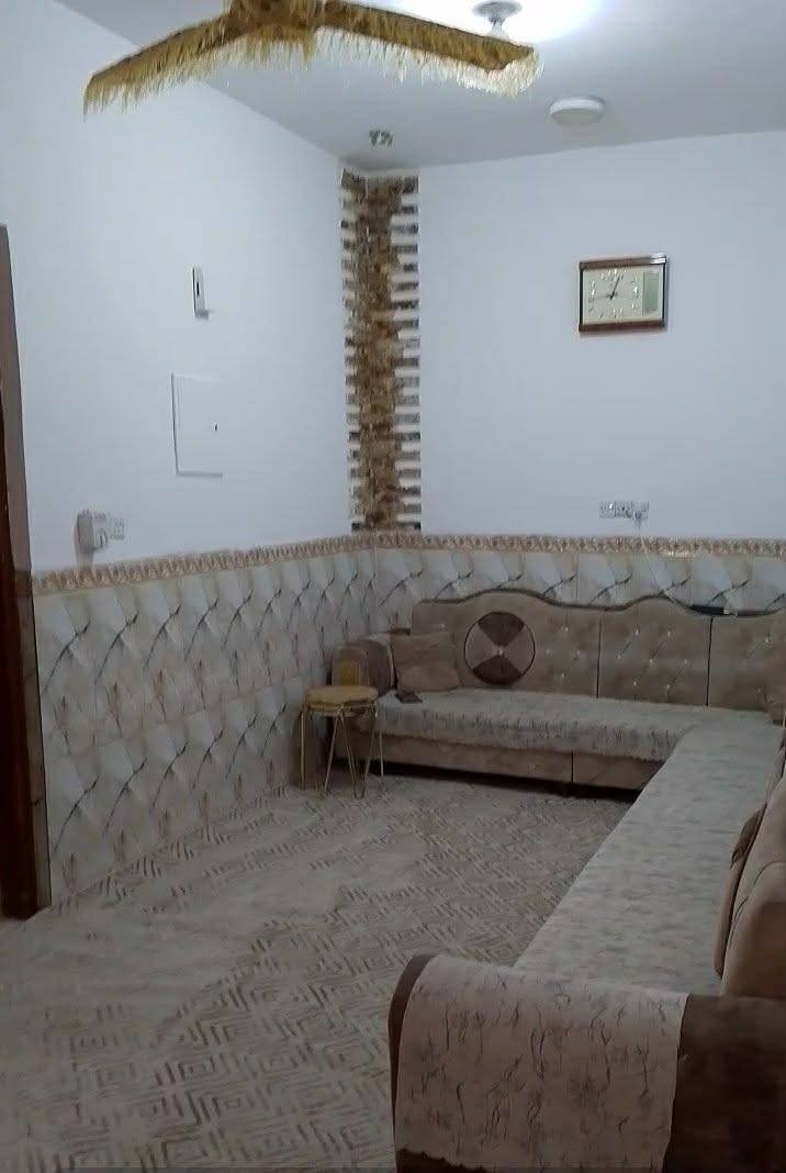 سلام عليكم بيت للبيع 
حي الاسره الزراعي
تمثال عبدك الكريم يم منطقت ابو مهدي مقابيل اسواق الكفيل القديم
خذمات ماء كهرباء تبليط فول خدمات
للستفسار اكثر *********** واتساب
