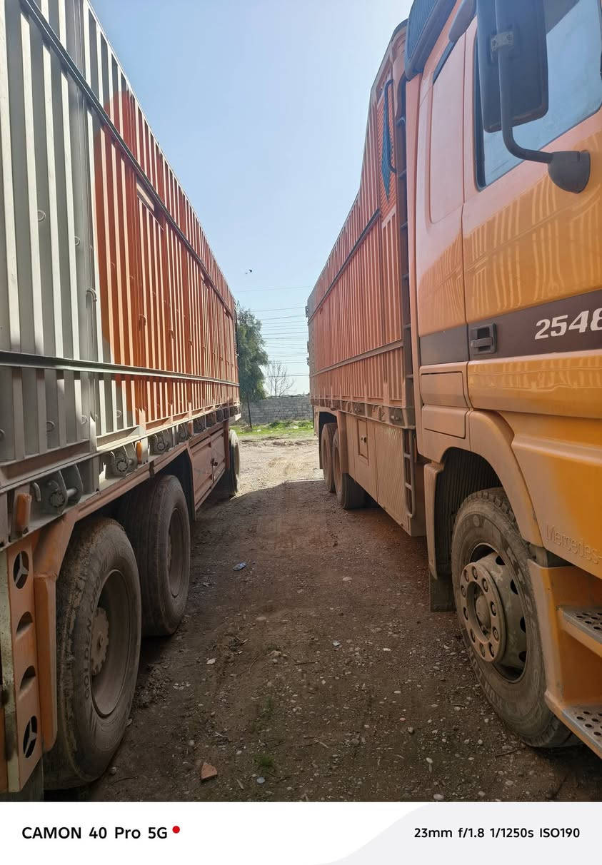 السلام عليكم
اكتروز سنكل خلفي دبل تاير بلادي 2002/ 2548 مكينه V8 دبل سوبر قاطره ومقطوره عربانه سوريا الطول 8/60  سياره كامله على الشغل جاهزه طخم تاير رقم نينوى شرط التحويل 

السعر540$ورقه وبيها مجال 

***********واتساب 

***********
