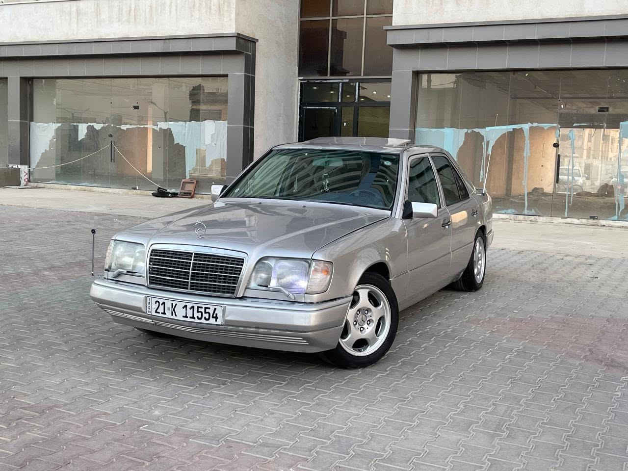 للبيع مارسدس دب موديل 1987محدث 94 محرك محور ملكه 3000vvt تبريد شغال  سياره مصبوغه عام للجمالي بدون ضربه بدون خياس قواعد دبلات سليمه رقم سليمانيه سنوية هزه جديد لحد 2031 بسمنا سياره جاهزه بدون نواقص ***********مكان سياره كركوك
سعر65 بي مجال بصيط
