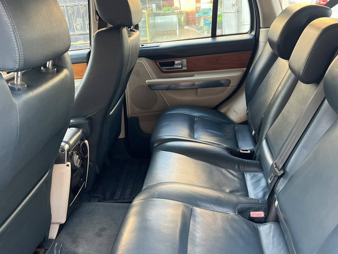 رانج سبورت بغداد  دولي ٢٠١١ باسمي رقم مميز
٤ ارقام مكفوله مابيه اي نقص جاهزه
فول الفول جوبلسات فتحه 5 بصمات 
للمراوس ***********
