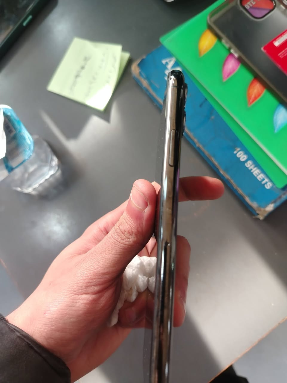 سلام عليكم
ايفون 11 برو ماكس مامفتوح ذاكرة 64دبل سيم بطارية 74
بي فقط طخه بالشاشة من فوك مطلوب 325 الرقم 
***********
