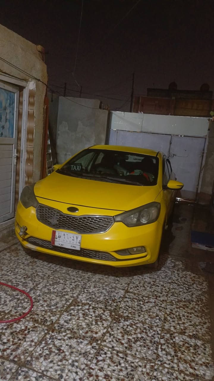 سلام عليكم سيراتو مديل 2013 رقم بغداد بسمي ما بيهة اي نقص بصمة بيهة ضربة بل جاملغ المامي مال سايق مرجع على ابارد  سعر  شدة  100 وبيهة مجال مكان الشعب رقم ***********
