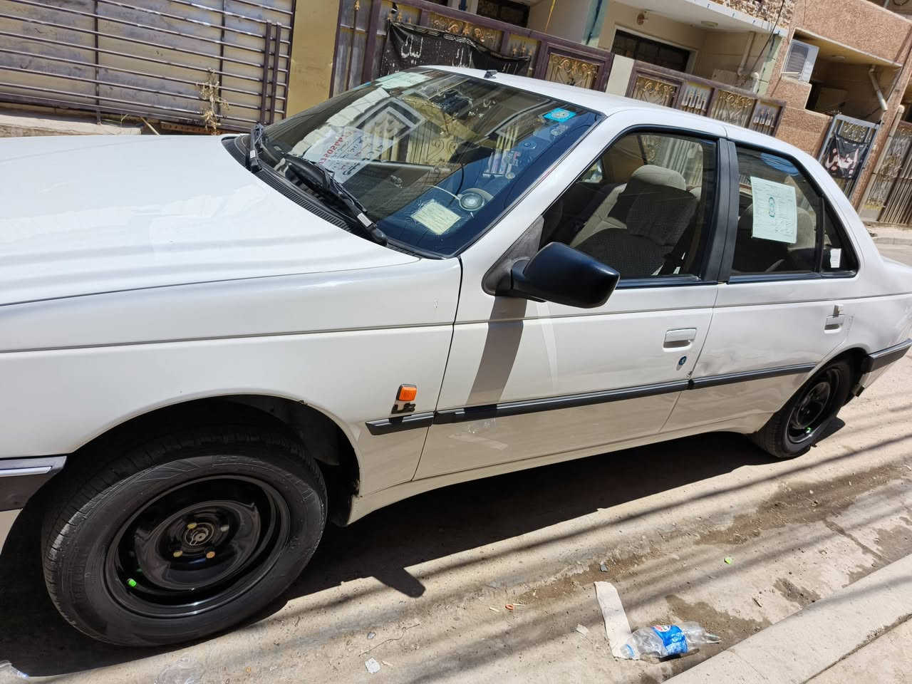 السلام عليكم بيجو٤٠٥موديل٢٠١٧مكفوله من التبديل والصبغ كيرمكينه مكفولات تبريد تدفئة سياره جديده ومامتعوبه ماشيه ١٢٧ شاشه اندرويد اصليه صدرها نص عمر بسمي سنويتها تخلص ٢٠٢٨مكاني بغداد الشعب السعر ٦٢وبيها مجال للاستفسار ***********

