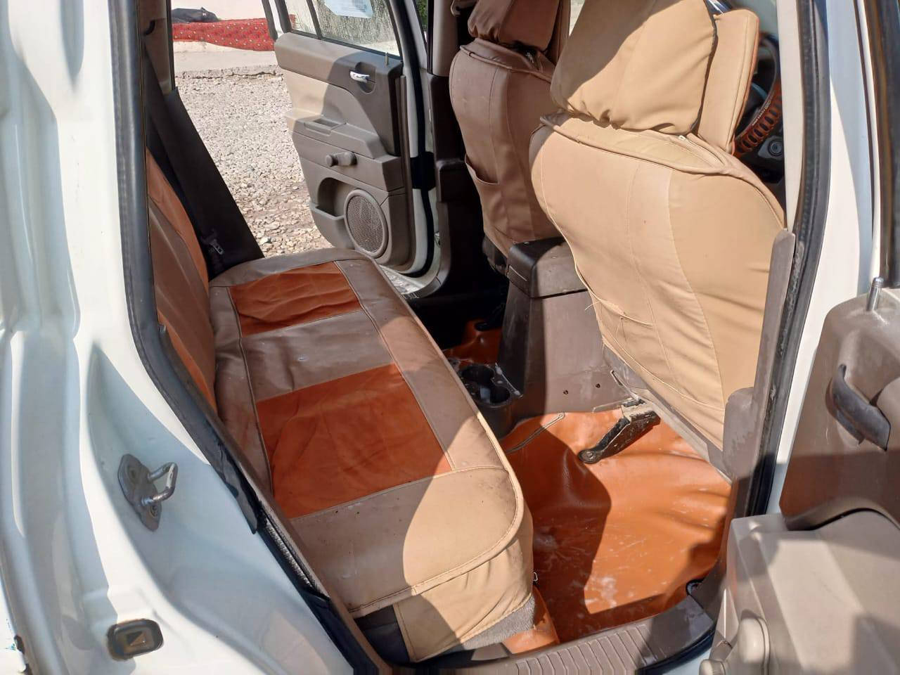 السلام عليكم 
كومباس 2008
كير مكينه 2000 حاويه
رقم بغداد صدامي سنويه ساقطه 
ملاحظه .. السياره بيه عطل كهربائي تحرك 2 وتقفل ع80
سعره 50 وبيه مجال مكلف بلنشر 
رقم صاحبه ‏‪***********‬‏
