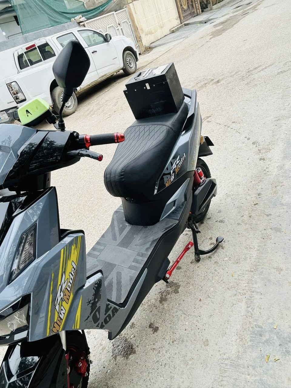 سلام عليكم دراجة سكنس رياضي شحن موديل 2026للبيع ليثيوم 21ابير اربع سرع  وبيهة بك بلوتوث دبلات رياضي امامي دهن وخلفي غاز اشاير ناطقة مستخدمة شهر واحد فقط تمشيك بل شحنة الوحدة ميت كيلومتر وبيهة قاطع دورة شاشة ذكية تحديد العطل سرعة حقيقية 90 وحسب الوزن مكاني ديالى المقدادية حي المعلمين السعر خاص وأي استفسار علة هذا الرقم ***********
