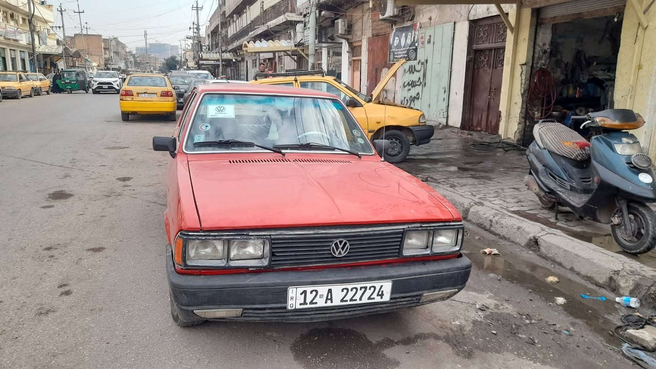 سلام عليكم برازيلي ١٩٨٦ رقم نينوى  دولي هزه جديده مكينه وكير مكفولات دوشمه جديده باسمنا سياره نضيفه وحلوه مكينه وكير كولف  كهربائيات كلها شغاله للبيع عارضها ٣٥ وبيها مجال للتواصل ***********مكاني بغداد
