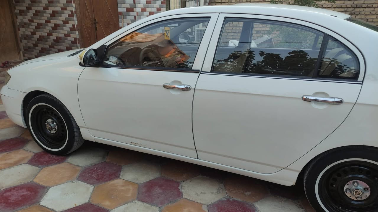 سياره ليفان 620 موديل 13 مكفوله  ما عده اخياس في الدوسه امعمره وبارد بلباب اليمن فقط سنويه جديده هزه جديده امداور ثاني يوم السعر 43 وبيه مجال مكان السياره ذي قار ناحيه الفضليه رقم ***********
