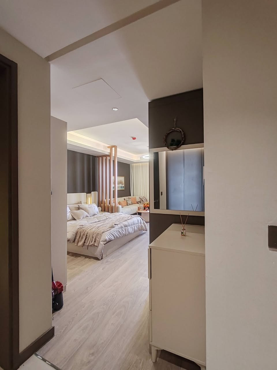 Rent - للایجار - کرێ

Most luxurious project in Erbil is Cavalli Tower:
0+1 Studio 
Fully Furnished 
High Floor 
For rent 
Only for $550 you live in luxury vibe and environment.
For any luxury rental contact Us:
***********

#rentalproperty #rental #leasing #کرێ
