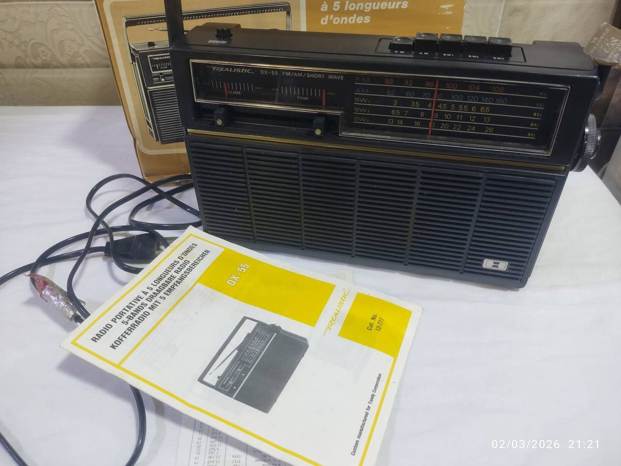 من النوادر
صناعة تايوان إنتاج 1978 .. 1980 
5 موجات


**إذا كنت صاحب هذا الإعلان وتريد حذفه لأي سبب، رجاءا أرسل رسالة إلى الدعم الفني**