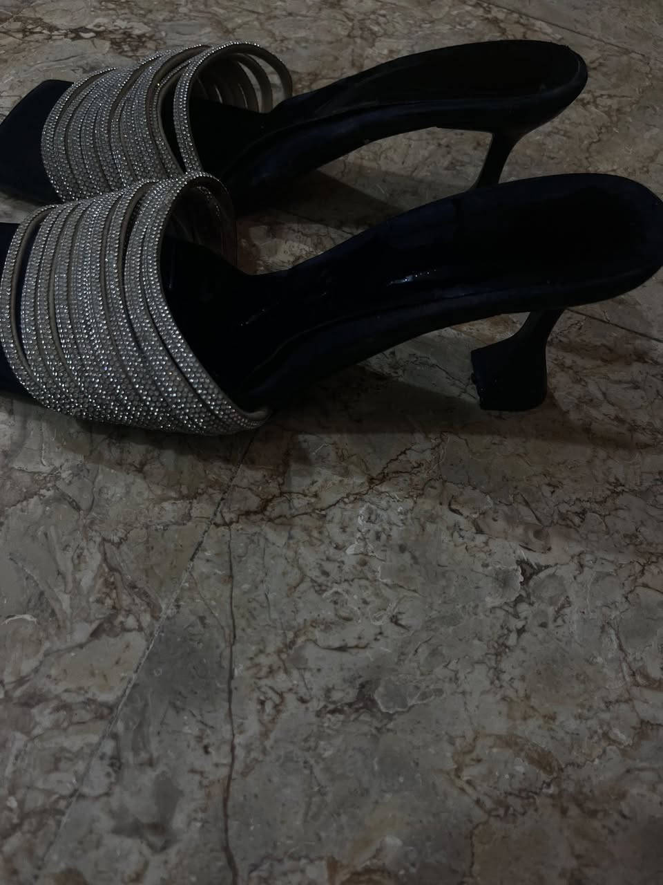 كعب قياس 40 سعره13 هوه والتوصيل


**إذا كنت صاحب هذا الإعلان وتريد حذفه لأي سبب، رجاءا أرسل رسالة إلى الدعم الفني**