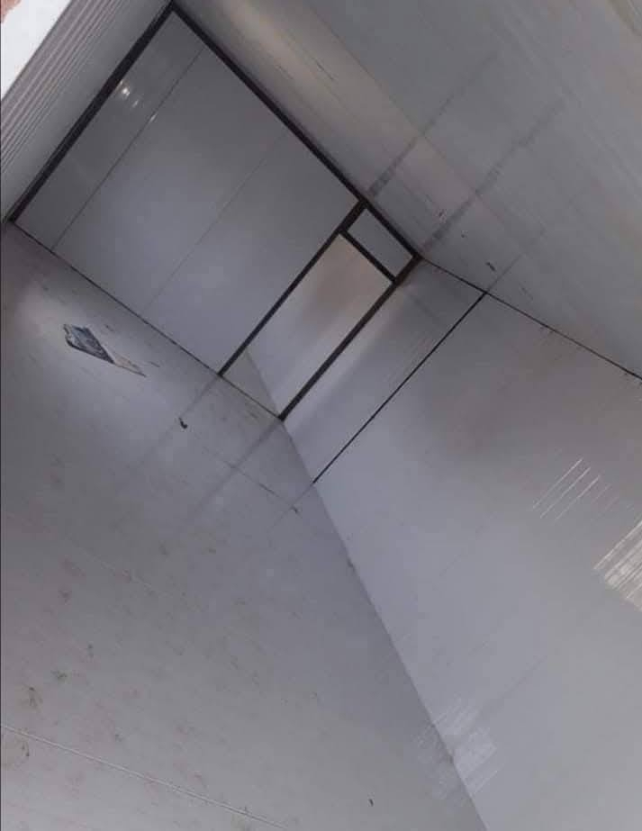 سلام عليكم اني شاب من بغداد شتغل حداد متنقل وجوال وين مجان اجي ابواب شبابيج كرفانات  فريمات اعلانات ***********
