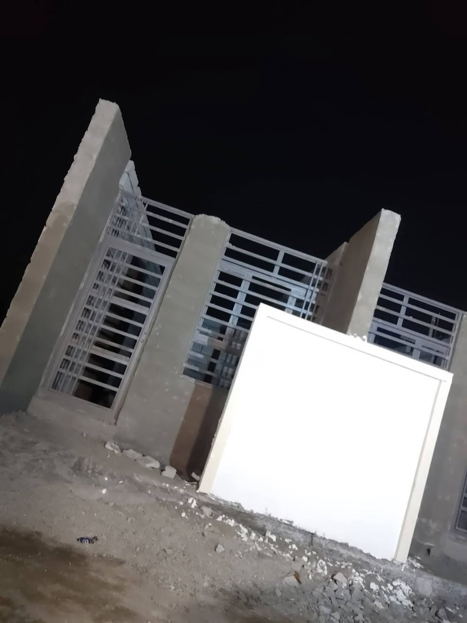 يوجد قسط مقدمة ٢٠ يكمل قاطين مفتاح سعر ٤٠ شرطة الخامسة الدوانم قرب جامع الملك القدوس *********** شهاب الجبوري
