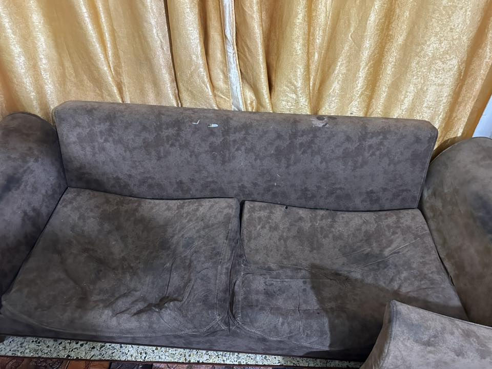 السلام عليكم تخم تركي 10مقاعد بس اثنين شويه دايسات ويصلح  بغداد الشعب شارع الصحه *********** راسلني واتساب ما متواجد ع فيس
