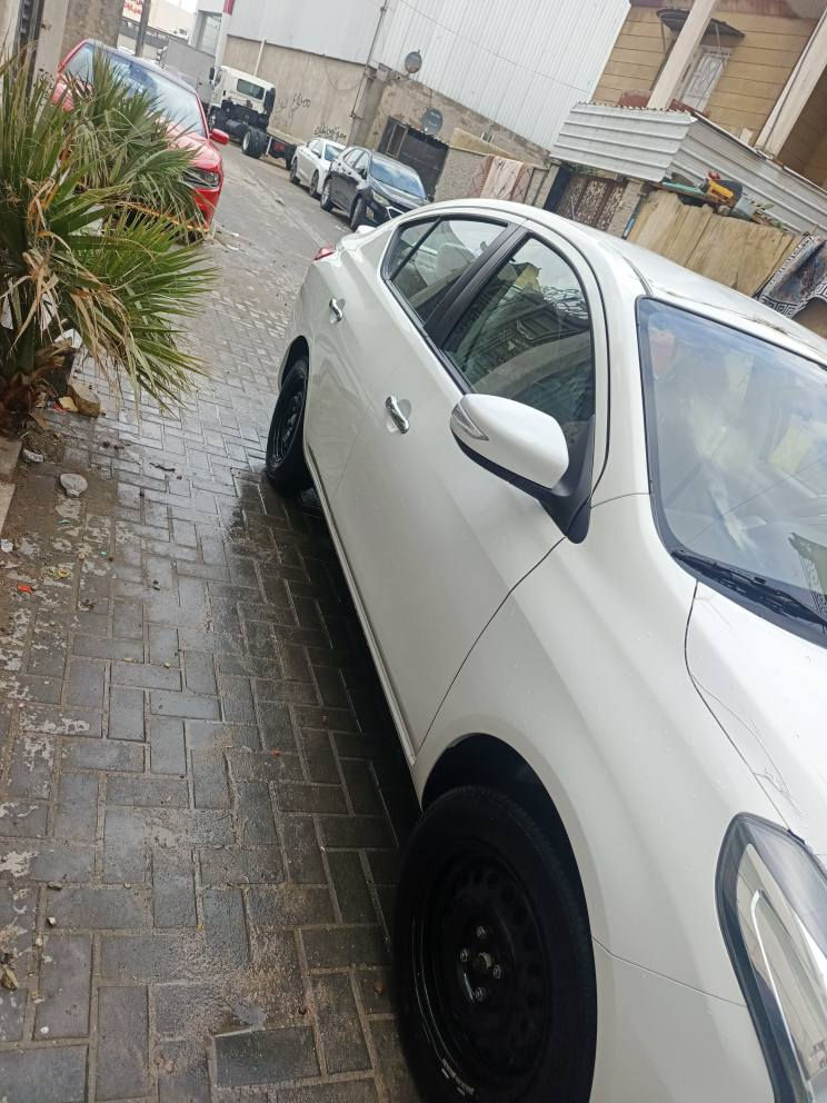 نيسان سني مصري 2025  بعدهة بحالة زيرو كفالة عامة من كلشي نايلون البلاد بيهة ماشية 12 الف ....  السعر 124  مجال كلش قليل 
المكان البصرة القبلة 
*********** البصرة, العراق
