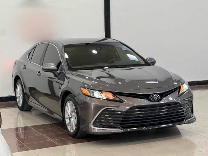 بسم الله الرحمن الرحيم
والصلاة على محمد واله وصحبة وسلم .
تيوتا كامري موديل ٢٠٢٣ وارد كندي مواصفات LE ماشية قليل ٣٠ ميل  السيارة به تبديل باب خلف السائق فقط مع شبر صبغ بدوسه والبقية مكفول من كل شي رقم سليمانية انكليزي رقم وهزا وسنوية مجدد لغاية ٢٠٣٠ وبه دفتر بنزين - كركوك 
مكان السيارة / كركوك - روناكي  شرط تحويل ووكالة 
رقم شاصي مرفق مع صور 

المواصفات LE معروفة كاميرا حساسات كار بلي تحكمات استيرن وكروس سرعة المقاعد كهربائية  مصابين زينون بلاد ٨ وسادة هوائية مستشعر ومستشعر وقوف رادار  مسند الذراع وسطي  خط شارع .
للتواصل / *********** +واتساب + فايبر + تلجرام
