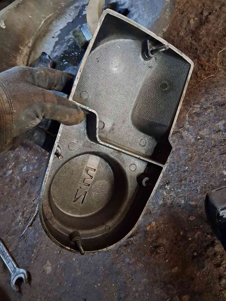 سلام عليكم للبيع قبق هندر وقبق بلاتين  السعر ٤٠ مكاني فلوجة هاتف *********** يوجد توصيل جميع محافظات من رخصت مدير الكروب المحترم
