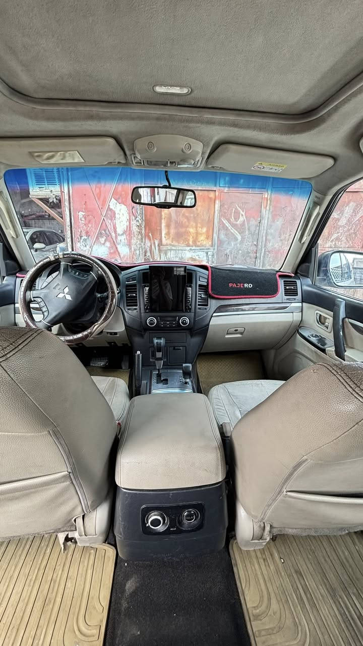 السلام عليكم
سياره باجيرو موديل 2014  سياره فول ضربتها قطعة صبغ بالجاملغ الخلفي بيها تكحيل قليل رقمها (كربلاء) سعر خاص تواصل واتساب على هذا رقم (***********)
