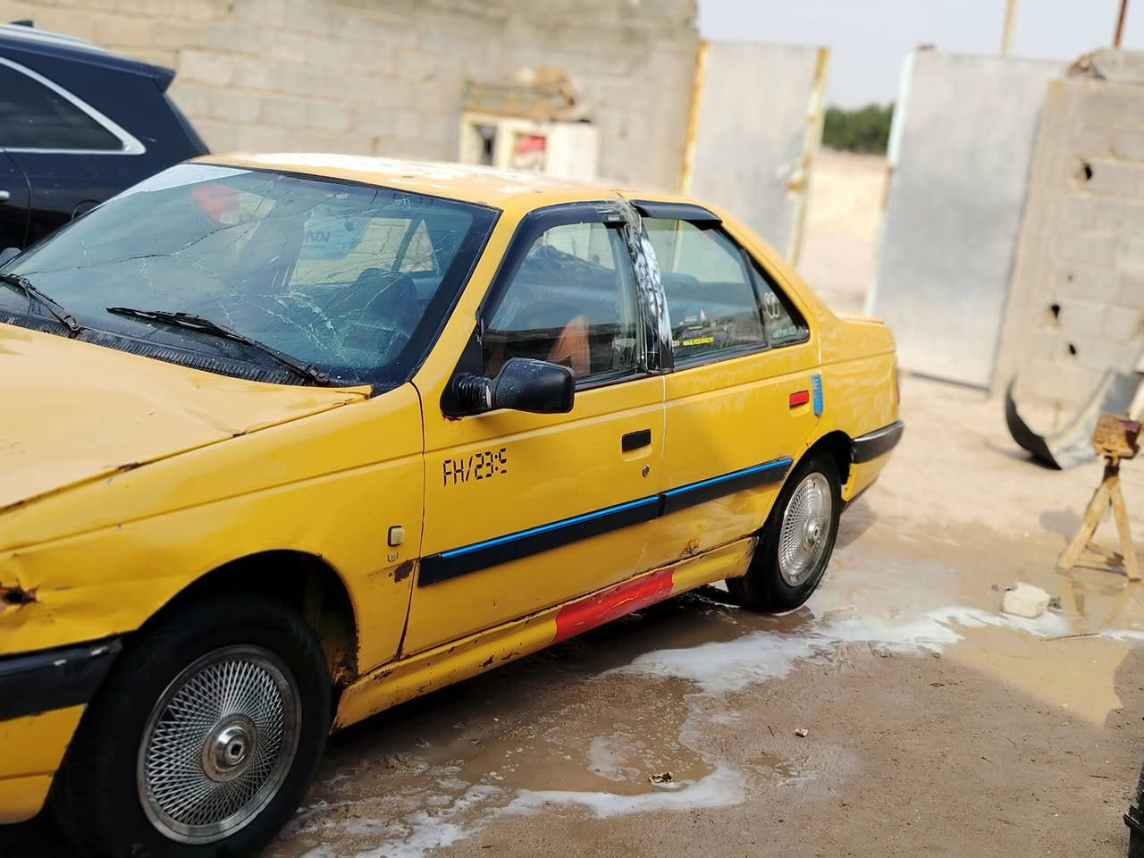 سلام عليكم بيجو اللبيع سياره نضيفه مابيه خياس تخم تاير مكينه وكير بلعقد 2012 راعيه موجود سياره حله من الصوره مكاني بصره الزبير السعر 15 وبيه مجال الستفسار ***********
