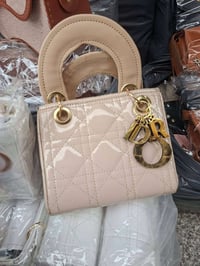 إكسسوارات شخصية • متوفر