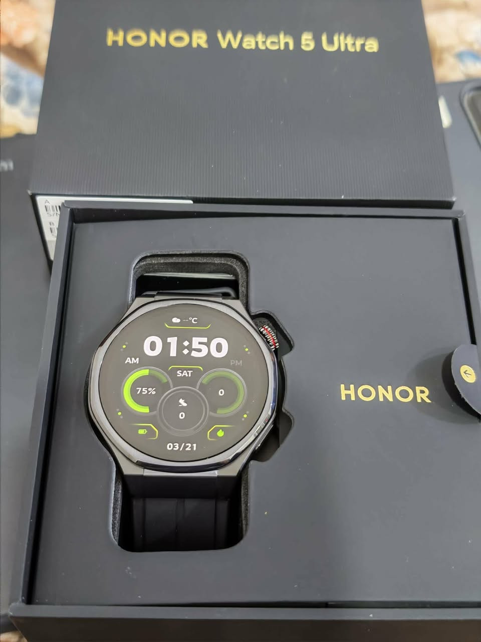 ساعه هونر 5 الترا 
استخدم كلش قليل 
كامل ملحقات 
225 الف. 
بغداد الكرخ 
***********
يوجد توصيل
