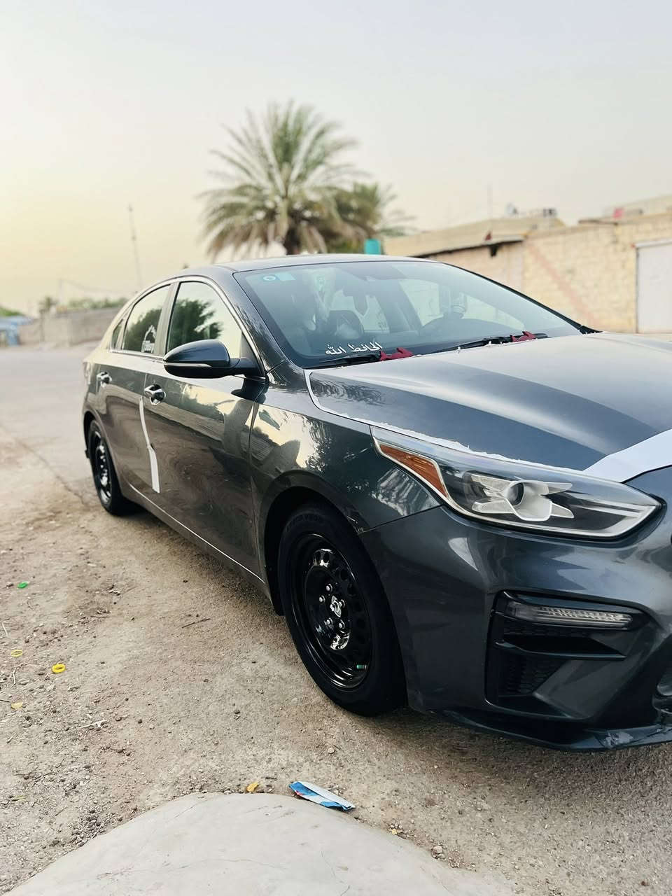 سلام عليكم للبيع كيا فورتي 2019 (كير ATM) حره تحويل ثاني يوم وارد كندي بدون صور حادث حادثهة جاملغ وباب جهت سايق بيهة شبر كلير موضح بصوره بيهة بدايه رواجز موصفات EX دفئه كشنات تدفئه دركه قياده ذاتيه لايت فراشه زنون عالي ناصي تبريد تدفئه كله شغال ماشيه 240 الف كيلو مكاني بغداد سعر السياره 127 وبيهة مجال بسمايه رقمي / ***********
