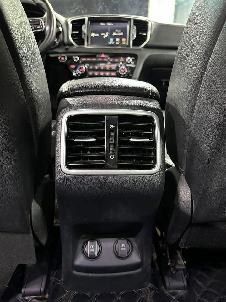 سبورتج خليجي 2016 GT لاين للبيع
مكفولة لاضربة ولا صبغ 
رقم بغداد
فووول مواصفات 1/1
بصمة
بانوراما 
صندوك كهرباء 
مري شفط
محرك 2400
كشنات جلد كهرباء 
تدفئة تبريد بالكشنات 
تدفئة بالكشنات الخلفية 
حساس امامي خلفي
لد امامي خلفي
رادارات
فور ويل
مود درايف 
شاحن موبايل 
السعر 162 $
الكريعات / شارع الوقف السني (معرض اودين)
للاستفسار اكثر

*********** 
***********     ابو نمر
