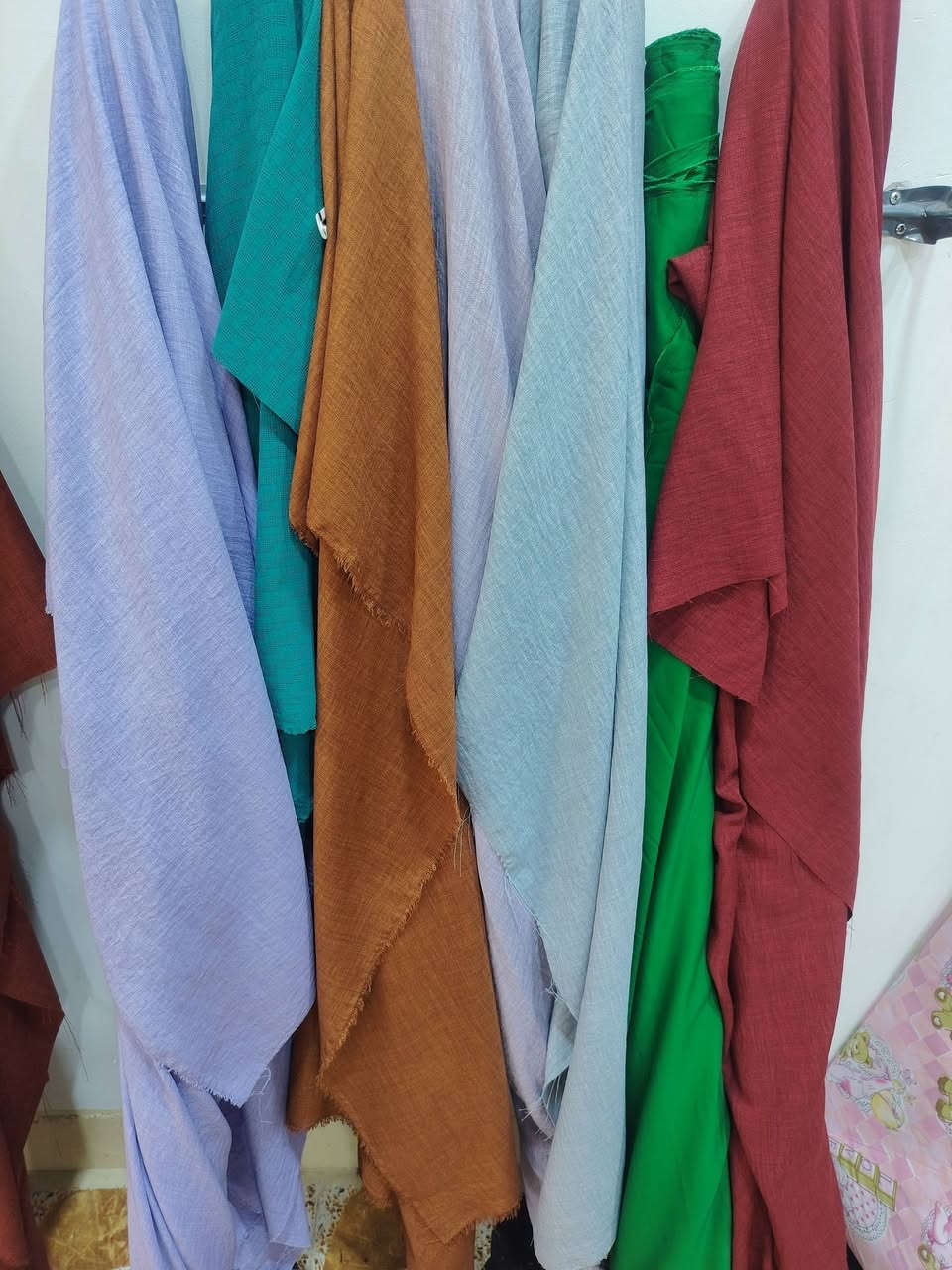 كابوي فساتين متر ١٠٠٠
كودري المتر على ٧٥٠
***********
