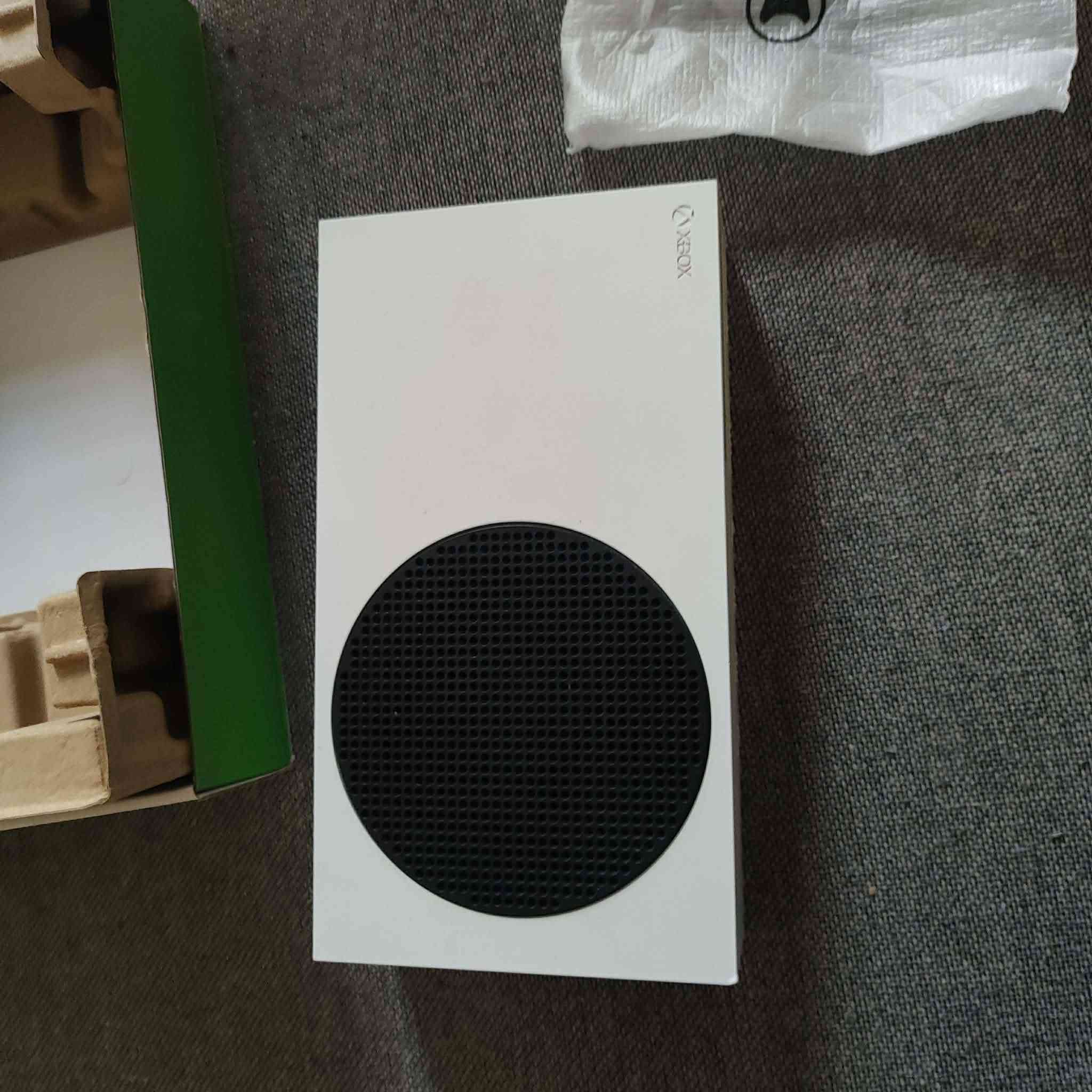 السلام عليكم(( اكس بوكس سيريس اس)) اخو لجديد لوك مستعمل قليل  بي العاب جيتي اي وفورنايت وبي فيفا وبي بعد العاب منزلات ويده مالته جديده(شرط تجي تفحص وتاخذ) سعرة 380الف قفل مكاني بغداد جديدة ***********
