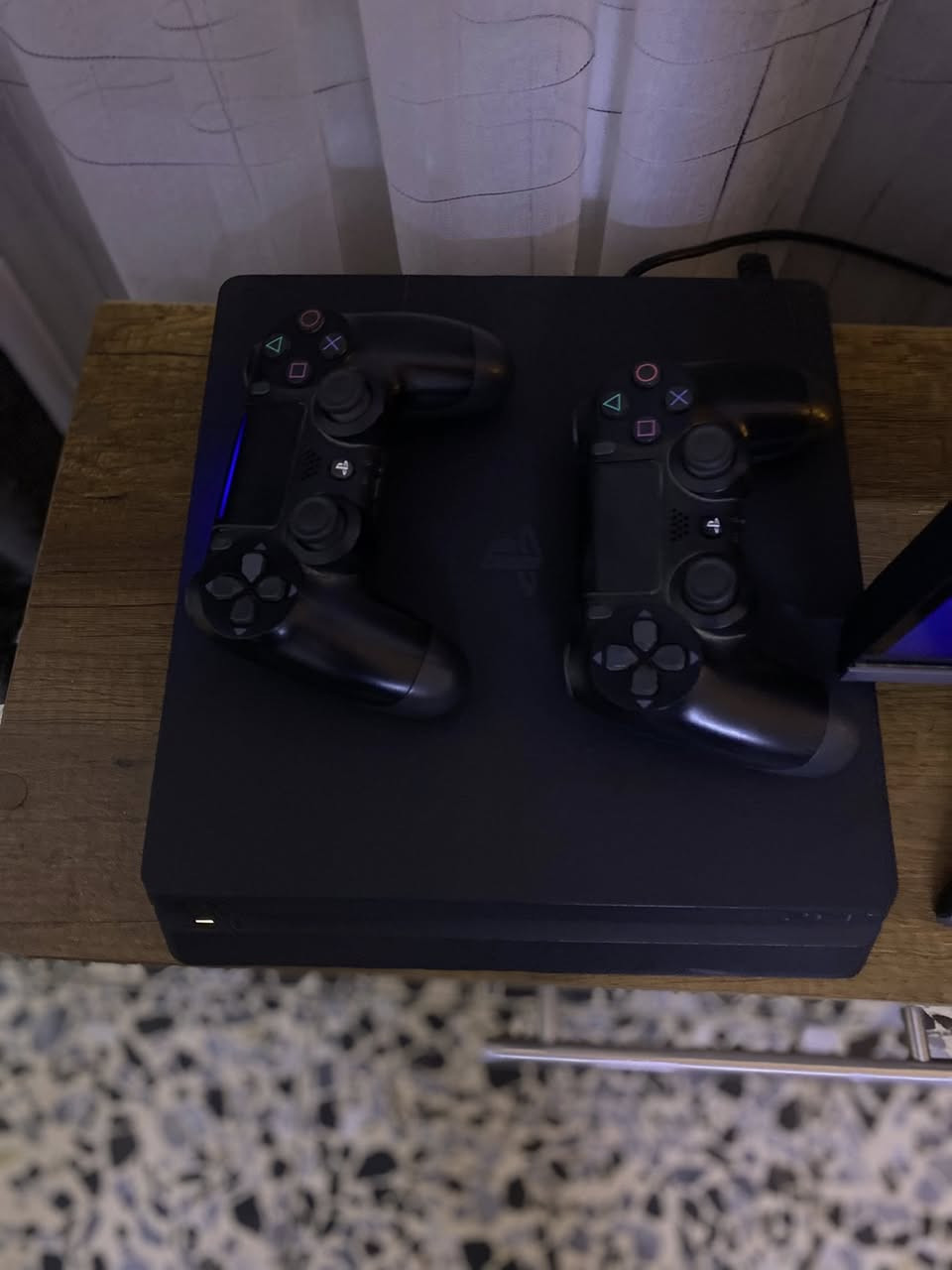 بلي 4للبيع جديد وشرط ويا كارتونة وثنين أقراص جديدات بل جيس وثنين يدات واحد تجارية والثانية اصلية اخذتة جديد للبيع سعره300وبي مجال مكاني حي القاهرة سوق علي نعمة


**إذا كنت صاحب هذا الإعلان وتريد حذفه لأي سبب، رجاءا أرسل رسالة إلى الدعم الفني**