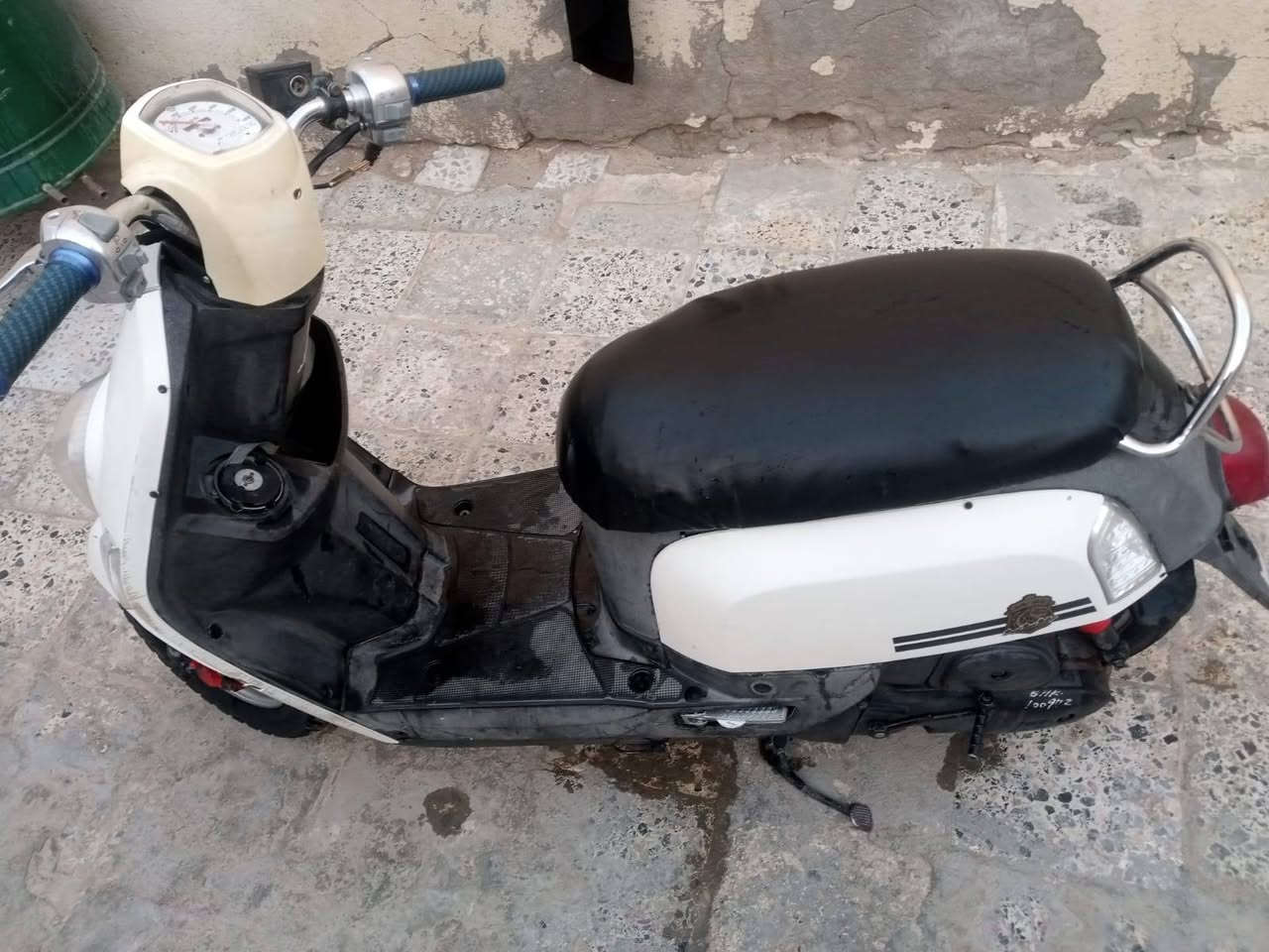 بوليس بوشه 50 مفتوح جاهزة كله شغال سعر 550 وبيها مجال خادم*********** راسلني على الواتساب هذا الرقم
