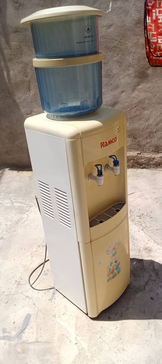 ثلاجه ماء شغاله كلها شرط استخدام سعرها 80 مكان جانب الأيسر


**إذا كنت صاحب هذا الإعلان وتريد حذفه لأي سبب، رجاءا أرسل رسالة إلى الدعم الفني**