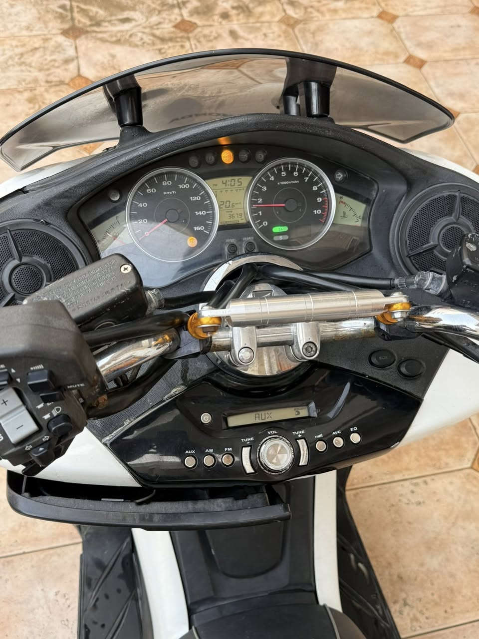 سلام عليكم
فورزة 010 للبيع دراجة نضيفة 
فول مواصفات 
ممشاها 36 الف 
الدراجة الله شاهد نضيفة 
عوزها بس كلج 
للاستفسار ***********
مكاني بغداد
