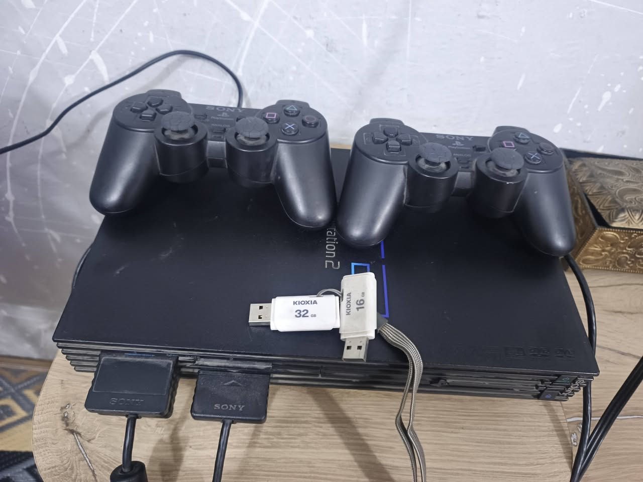 السلام عليكم بلي 2 ياباني للبيع
جوستك 2 فلاش 2  واحد من الفراشات بيه بس كرة قدم بيس كل النسخ أو الثاني ألعاب  
السعر 60الف أو بيه مجال 
مدينة الصدر 
واتس إب ***********
