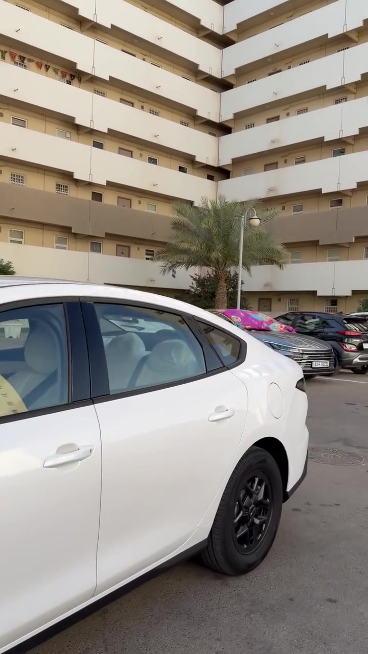 السلام عليكم
بي واي دي سيل فايف 
سعرها 20 مليون وبيها مجال 
ماشيه الف  كيلو الكلي 
السيارة زيرو 
بيهة ضمان سنتين من شركة ديار الحلو 
السيارة جديدة وبحالة الزيرو 
السيارة مرقمة بغداد تحويل ثاني يوم 
مكاني بسمايه 
سعرها 20 وبيها مجال شي بسيط 
للتواصل والاستفسار 
***********
