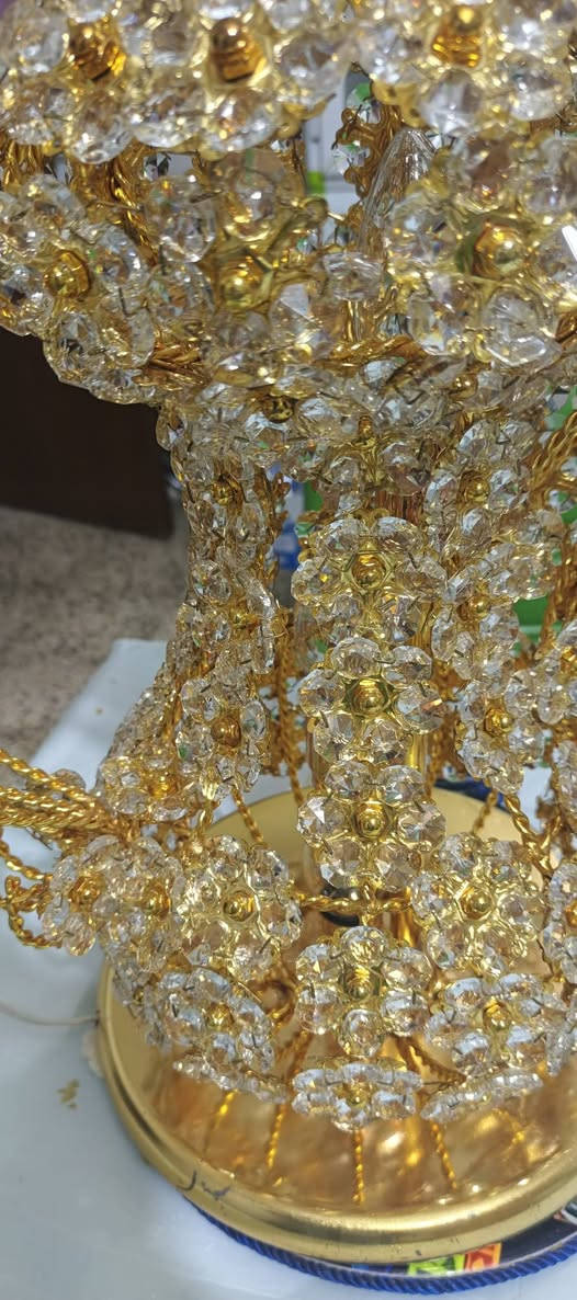 دله ضوئيه محاطه بحبيات كرستال ملونه طلاءذهبي اناره داخليه تحفه مميزه لهواه التحف ارتفاع ٦٥ سم نضافه فوول


**إذا كنت صاحب هذا الإعلان وتريد حذفه لأي سبب، رجاءا أرسل رسالة إلى الدعم الفني**