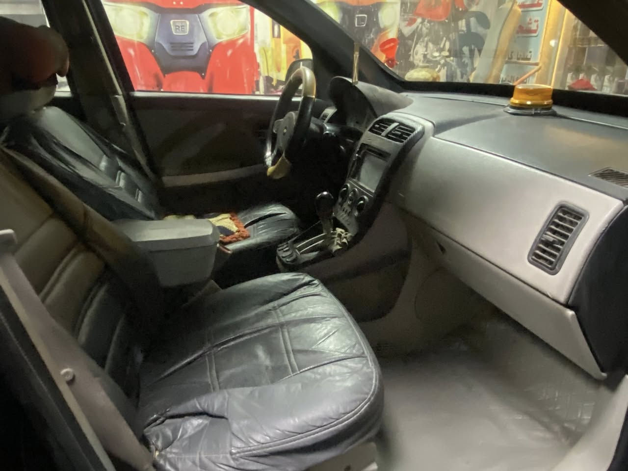 شوفر ليت كونكس ٢٠٠٥ 
صبغ حزام 
مكينه بحاله جيده 
سياره نضيفه 
خلل بالكير تمشي السياره 
بس النمر بيهه مشكله 
رقم بابل مشروع وطني 
باسمي تحويل مباشر 
كهربائيات كلهه شغاله 
السعر ٥٠ وبيهه مجال
***********
